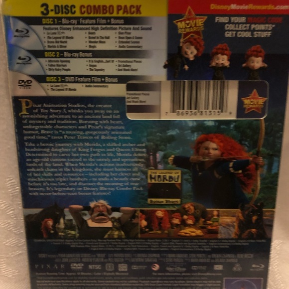 Brave Collectors Edition blue ray plus DVD bonus features 2012 - Picture 6 of 7